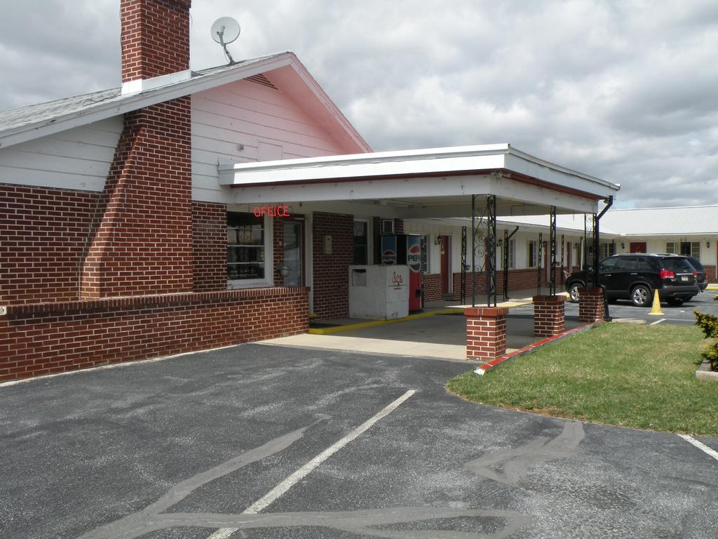 Scottish Inns Fayetteville Luaran gambar